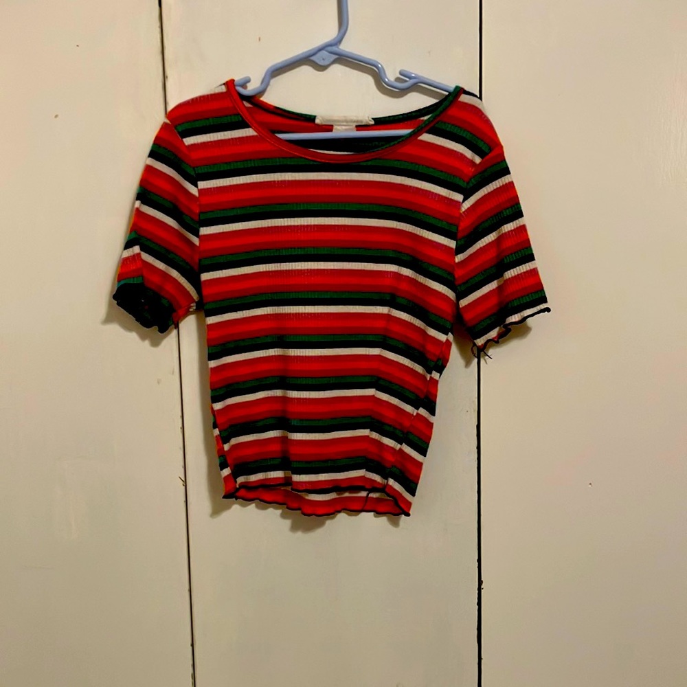 Cute crop top from caution to the wind!!!💨 VGCU!!!!!!!! Super cute pattern too!